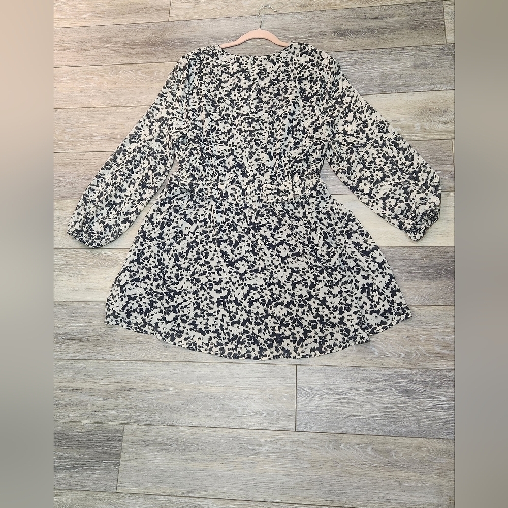 Steve Madden Rami Cream And Black Long Sleeve Chiffon Ruffle Vneck Mini Dress L - Picture 2 of 11